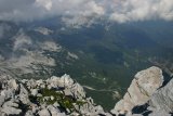 Pohled ze Spitzmauer na chatu Priel Schutzhaus