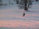 Petr testuje v hlubokém (neprošlapaném) sněhu