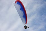 Z Osterfelderkopf létali paraglidisti... hrozně nízko nad námi