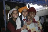 Amritsar - děti pobíhaly po jídelně i kuchyni a chtěly se fotit