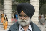 Amritsar - Sikh s typickým, pečlivě skládaným, turbanem. Tento byl jedním z těch, kteří už žijí v emigraci v Kanadě, ale zůstali věrni víře a do Indie se vrací.