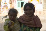 Jaisalmer - žena s dítětem