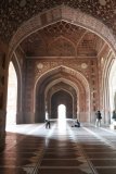 Agra - Taj Mahal - průhled mešitou