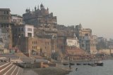 Váranásí - gháty a stavby na břehu Gangy