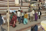 Váranásí - Indové pulzující po ghátech