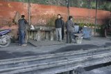 Darjeeling - depo lokomotiv. Většina věcí se zřejmě opravuje kladivem.