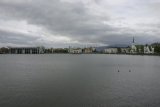 Reykjavík - jezero Tjörnin (vlevo radnice)