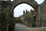 Canterbury - zbytky staveb kláštera za katedrálou