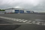 Letištní plocha u starého terminálu a hangáry ČSA