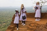Sigiriya - školačky v uniformě